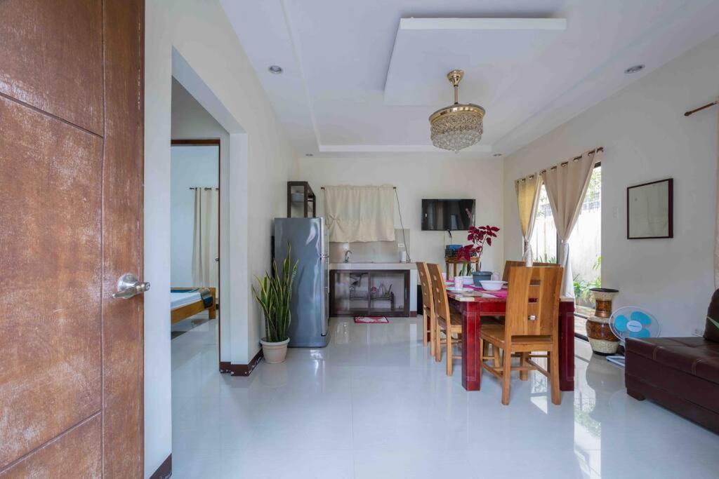 Four Bedroom Staycation House In Tagaytay 大雅台 外观 照片